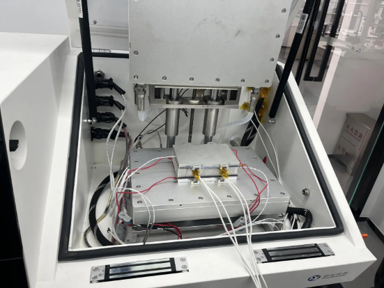 锂电池等温绝热量热仪BIC400装样